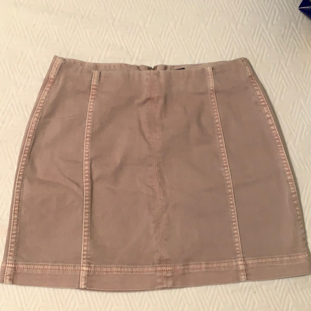 Light pink mini